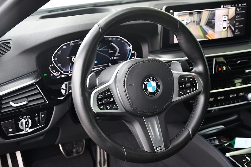 BMW Řada 5 530e PHEV M-SPORT xD HUD 1M ČR - fotka 17 z 39