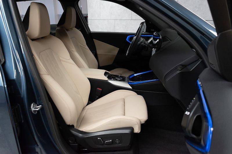 BMW X3 xDrive20d ///MSPORT*ZÁRUKA*1.M - fotka 12 z 51
