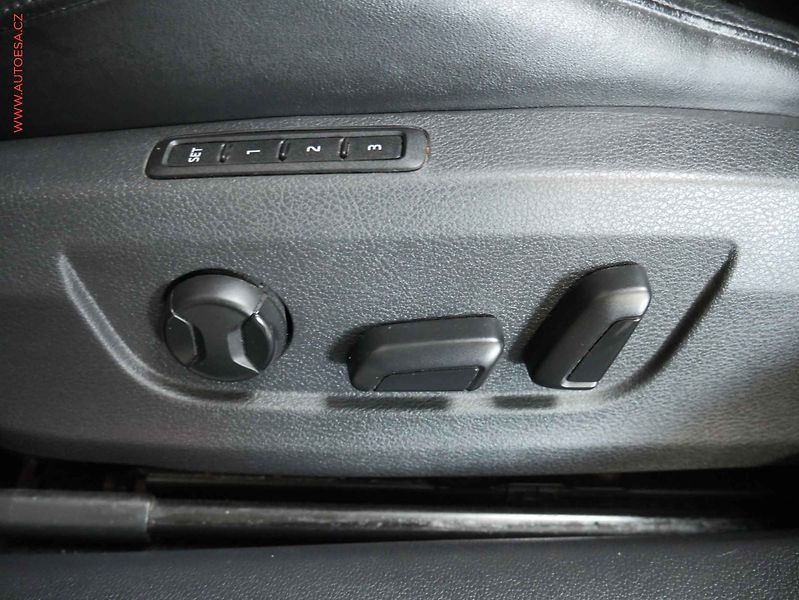 Škoda Superb (2018) 2.0 TDi 4x4, DSG, navi, bixen - fotka 20 z 22