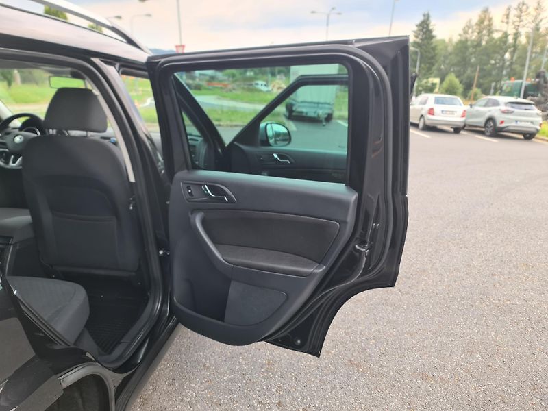 Škoda Yeti (2015) 2.0 TDi 103-KW 4x4 ADV OLOMOUC - fotka 12 z 76