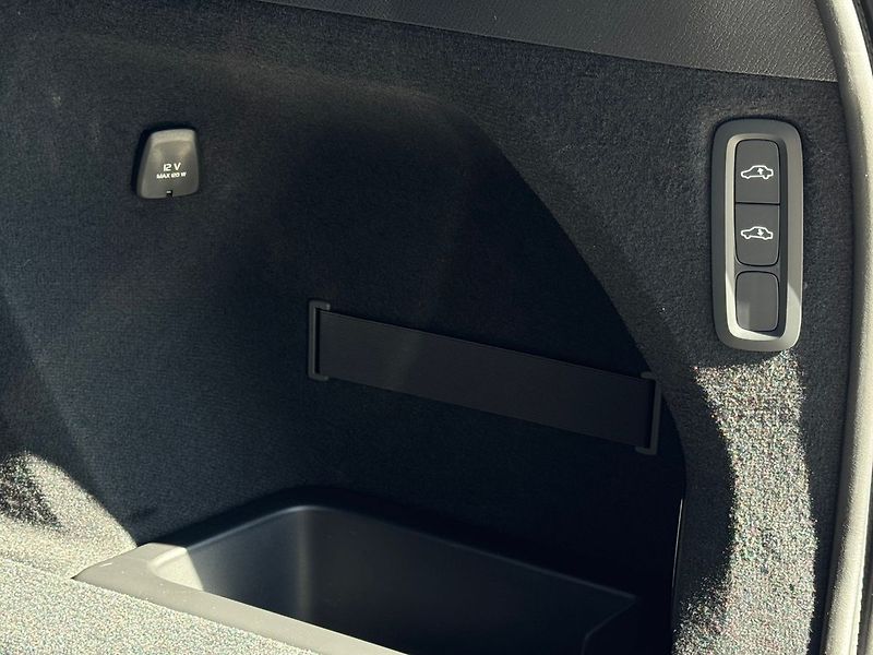 Volvo XC90 PLUS B5, VZDUCH, 360° - fotka 16 z 22