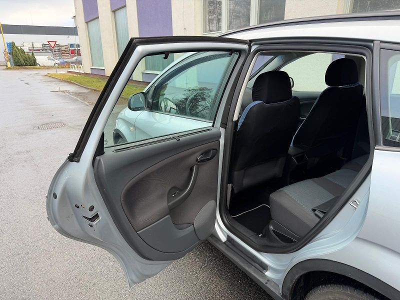 Seat Altea XL  1,6 MPI  / servis.k./ - fotka 11 z 23