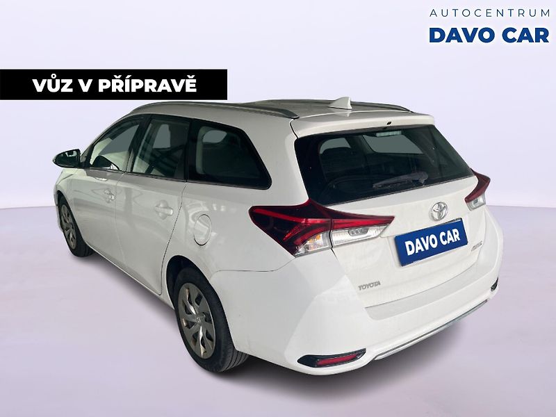 Toyota Auris 1,4 D-4D 66 kW Sports Active - fotka 2 z 12