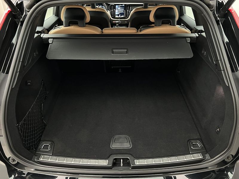 Volvo XC60 D4 AWD INSCRIPTION AUT CZ - fotka 5 z 42