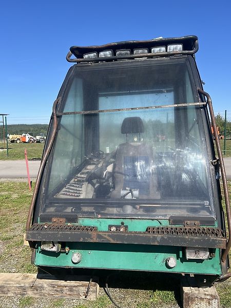 Kabina na harvestor TIMBERJACK - fotka 2 z 3