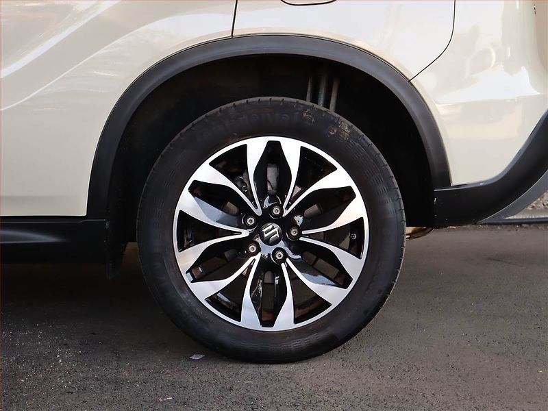 Suzuki Vitara (2016) Elegance 1.6 VVT, 4X4 - fotka 12 z 17