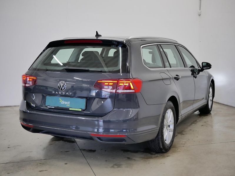 Volkswagen Passat - fotka 2 z 21