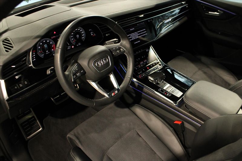 Audi SQ7 TFSi quattro Competition Plus - fotka 14 z 41