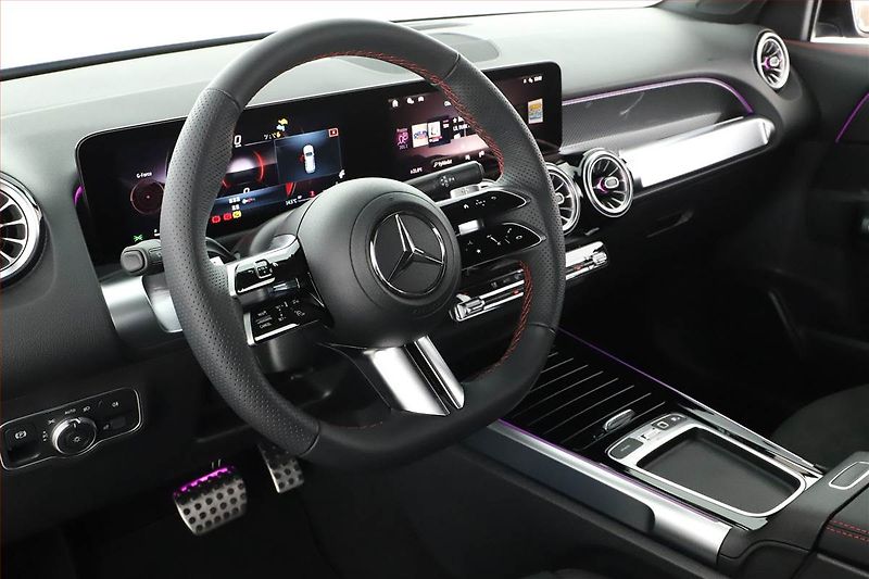 Mercedes-Benz GLB (2025) 200 d, AMG Line, Navigace - fotka 30 z 30