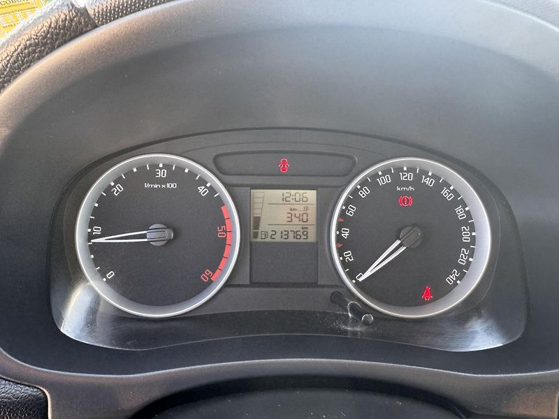 Škoda Fabia II 1.9TDI 77KW AMBITION - fotka 12 z 21