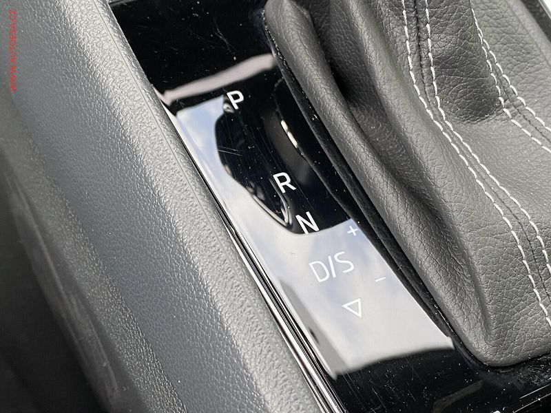 Škoda Karoq (2023) 1.5TSi, 2.maj,ČR, SportLine - fotka 15 z 19