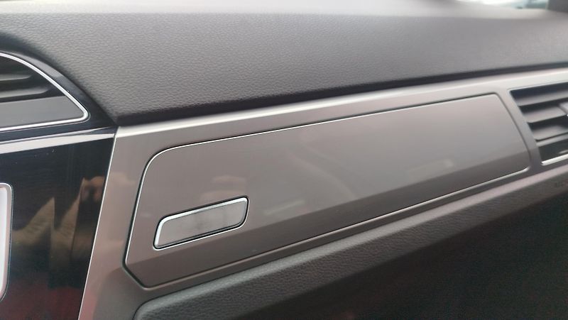 Volkswagen Touran (2016) 1.4 tsi  110 kw   7 míst - fotka 14 z 34