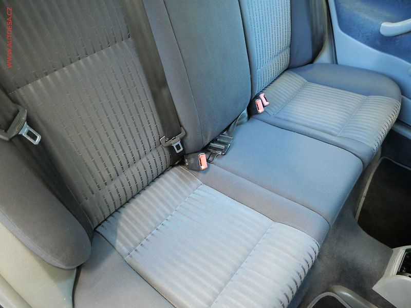 Škoda Octavia (1999) 1.8i, ČR - fotka 12 z 16