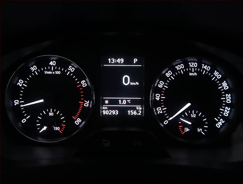 Škoda Rapid (2015) Spaceback 1.4 TSI, Automat - fotka 11 z 16