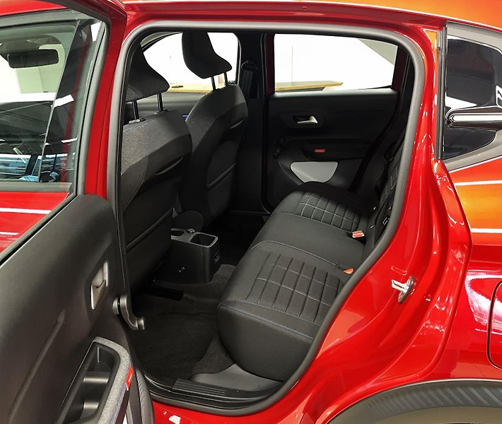 Citroën C3 (2026)  PLUS Turbo 100k Manual     - fotka 11 z 23