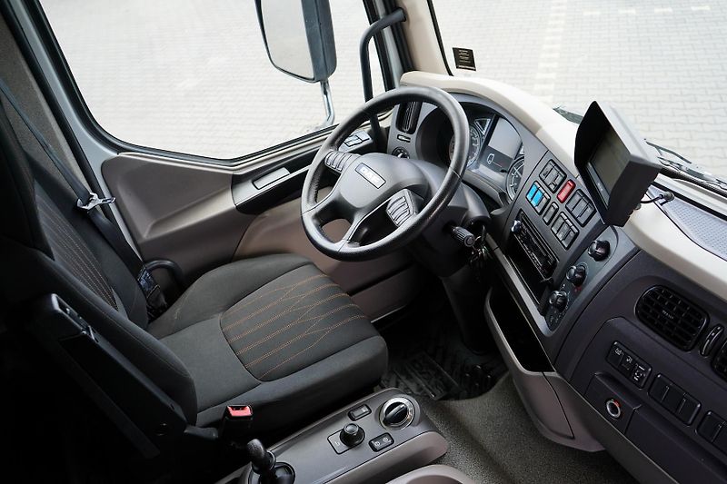 DAF LF 260 / EURO 6 / ACC / IZOTERMA  - fotka 13 z 47