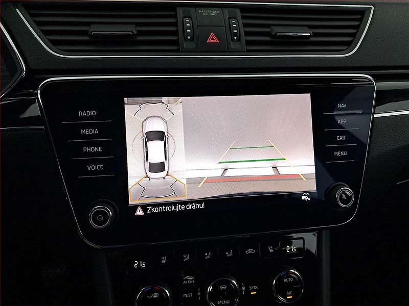 Škoda Superb (2022) Laurin&Klement 2.0 TDI - fotka 16 z 22