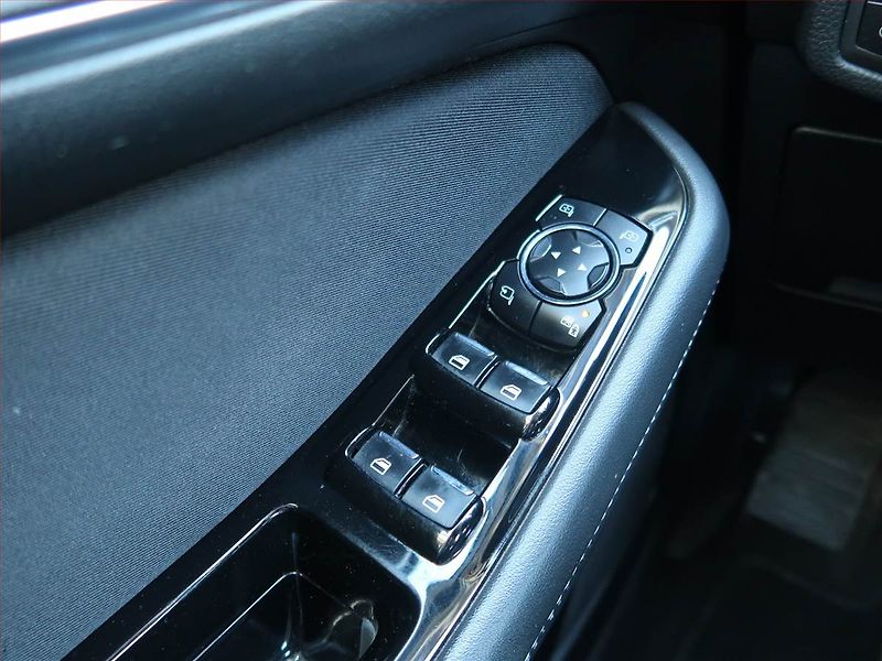 Ford Galaxy (2019) Titanium 2.0 EcoBlue, 4X4 - fotka 19 z 23