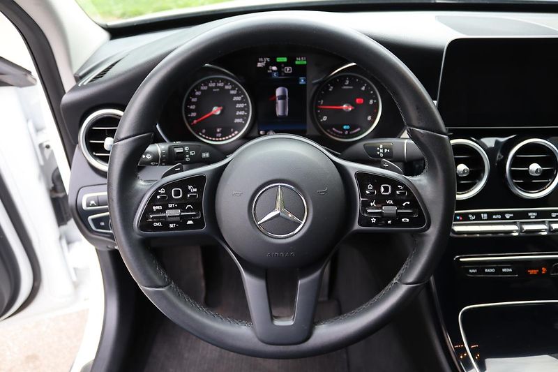 Mercedes-Benz Třídy C 300de PLUG-IN HYB KOMBI 225kW - fotka 26 z 48