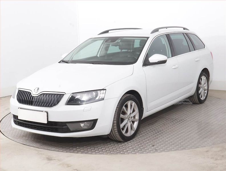 Škoda Octavia (2014) 2.0 TDI, Serv.kniha, Kůže - fotka 2 z 16