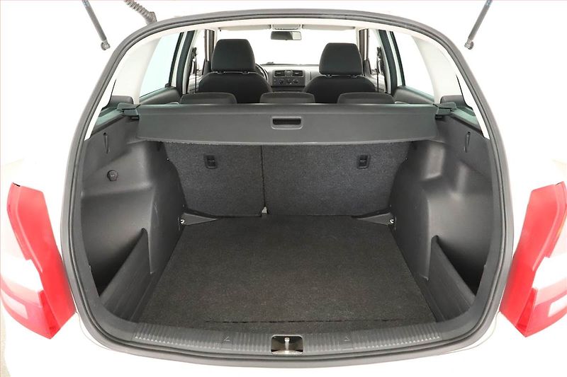 Škoda Fabia (2014) Ambiente 1.6 TDI, po STK - fotka 10 z 11