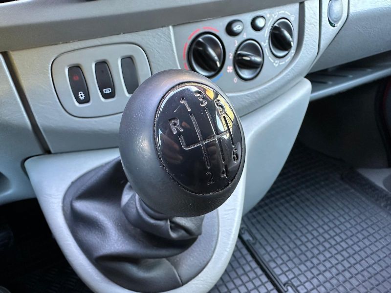 Opel Vivaro (2004) 1.9CDTI/74kW *SPACÍ VESTAVBA  - fotka 12 z 36