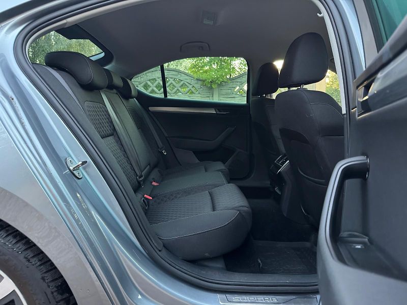 Škoda Superb (2021) 1.4 PHEV 160kW 1.MAJIT. ČR DPH - fotka 14 z 26