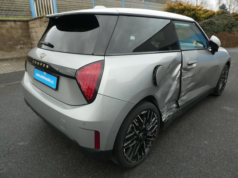 Mini Cooper E 135kW  - fotka 4 z 16