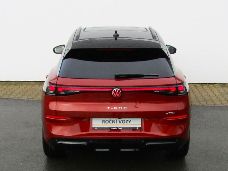 Volkswagen T-Roc R-Line 1,5 eTSI 110 kW 7DSG - fotka 12 z 30
