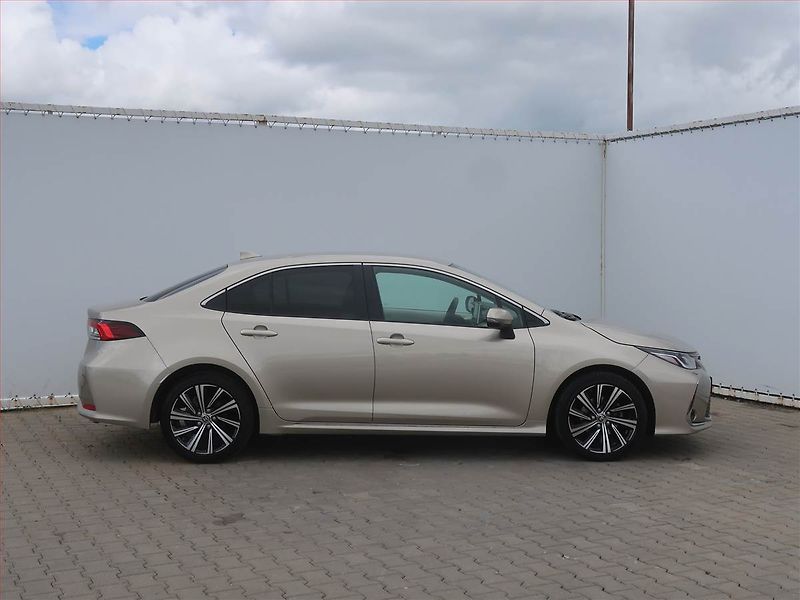 Toyota Corolla (2023) 1.5 VVT-i, Serv.kniha, Navi - fotka 6 z 19