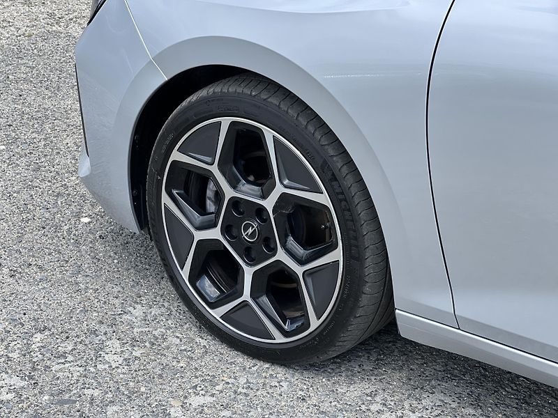 Opel Astra ST GS 1.2T 8AT ČR 1.MAJ odpDPH - fotka 49 z 53
