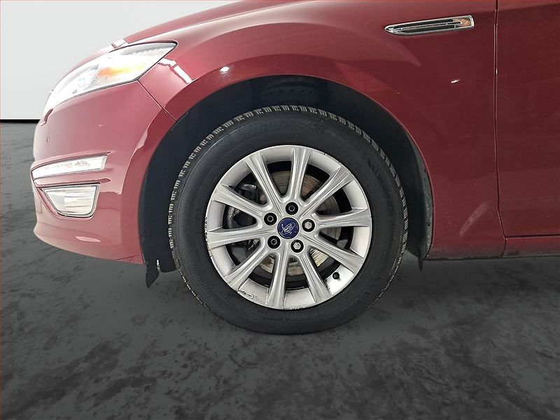Ford Mondeo (2014) 2.0 TDCi, Xenony, Tempomat - fotka 15 z 19