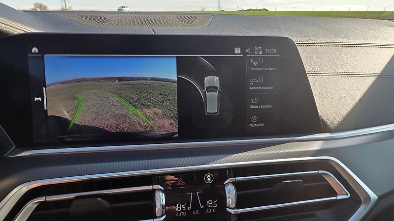 BMW X5 (2019) 3.0 /195kW - fotka 11 z 20