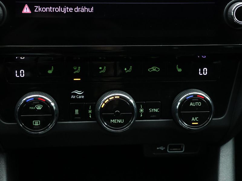 Škoda Octavia 2,0 TDI 110kW Style Webasto CZ - fotka 27 z 36
