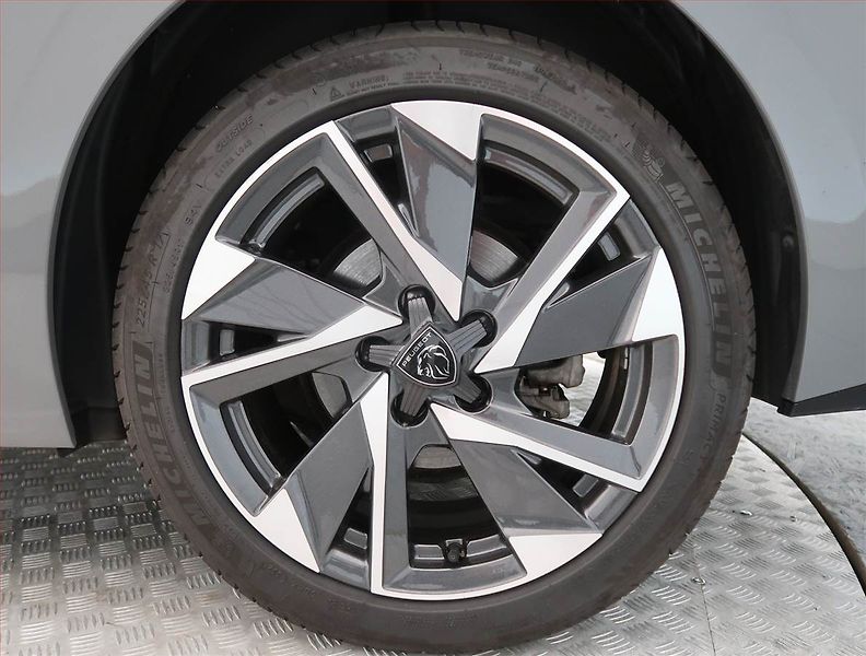 Peugeot 308 (2025) 1.2 PureTech - fotka 15 z 20