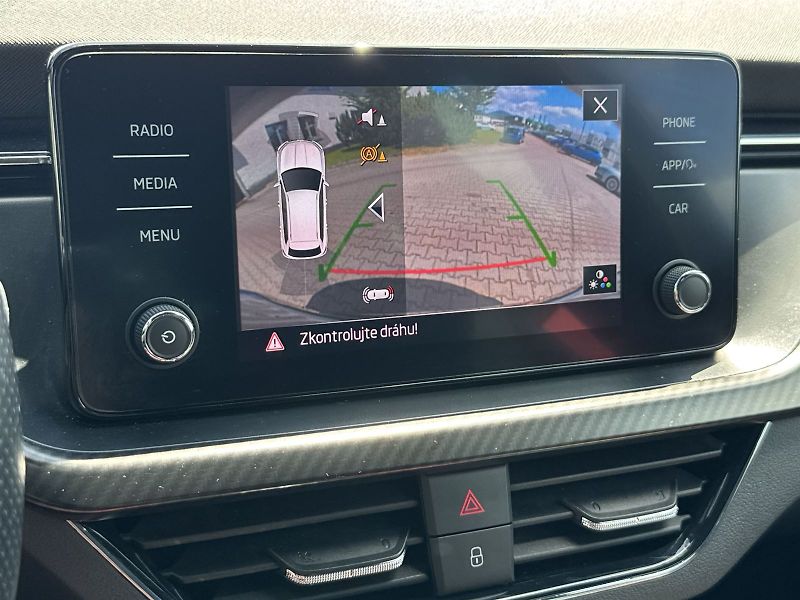 Škoda Kamiq (2022) 1.0 TSI Monte Carlo - fotka 17 z 32