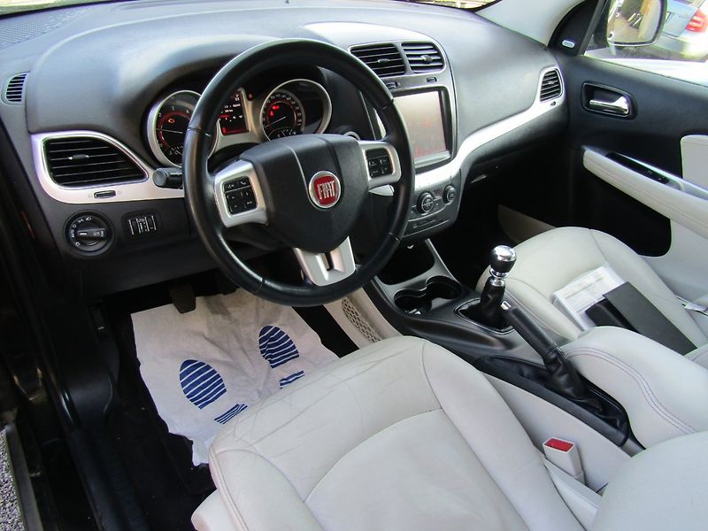 Fiat Freemont (2013) 2.0 JTD 100kW  7 MÍST - fotka 13 z 42