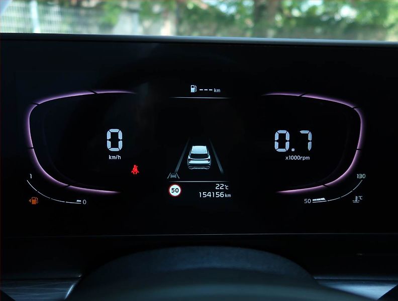 Kia Sportage (2022) 1.6 T-GDI - fotka 11 z 23
