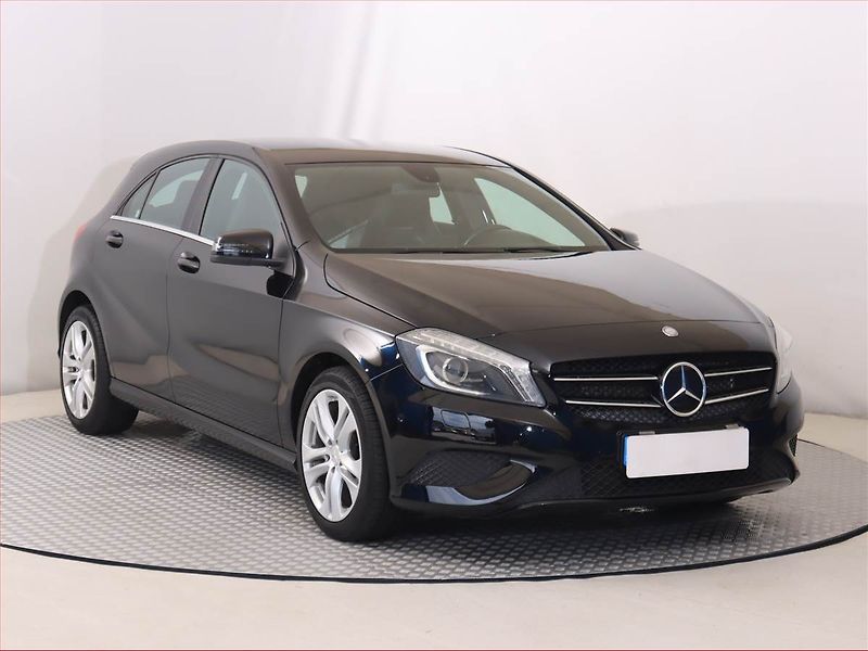 Mercedes-Benz Třídy A (2014) A 180 d, Xenony, Park. senzory - fotografie inzerátu