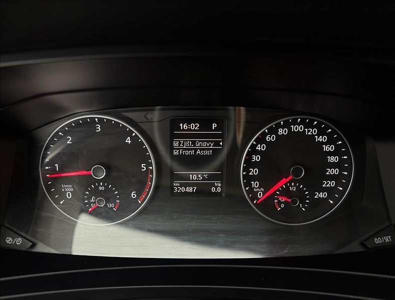Volkswagen Caravelle 2,0 110kW DSG NZTOP LONG TZ - fotka 14 z 39