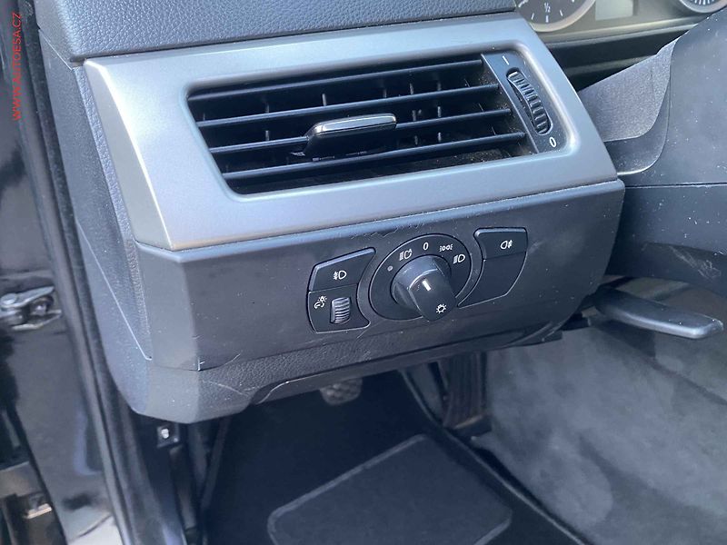BMW Řada 5 (2006) 2.5i, servis.kniha - fotka 15 z 17