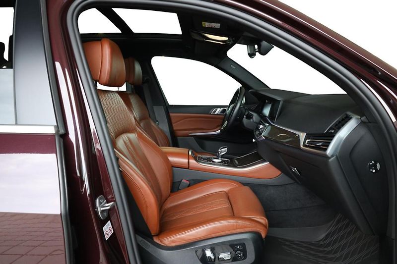 BMW X5 xDrive 45e - fotka 26 z 35