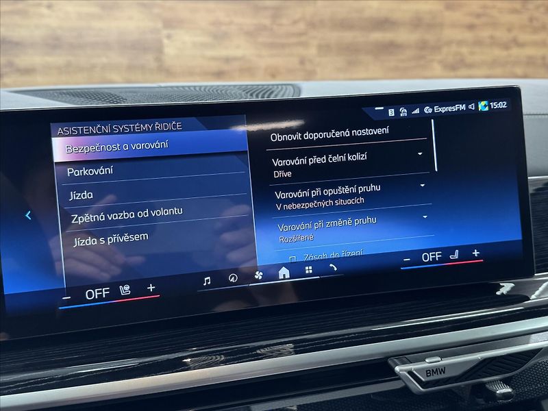 BMW X5 40d M-SPORT VZDUCH ZÁRUKA - fotka 24 z 37