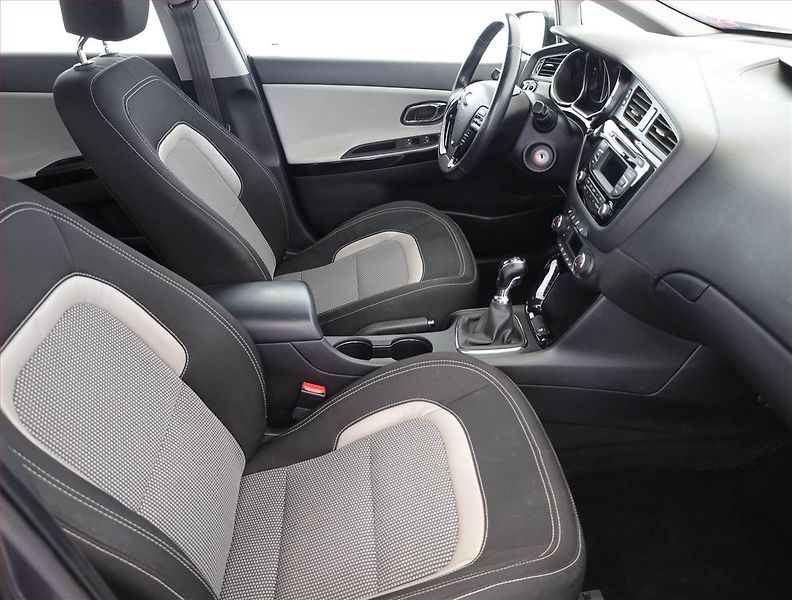 Kia Ceed (2012) 1.6 CRDi, Tempomat - fotka 7 z 17