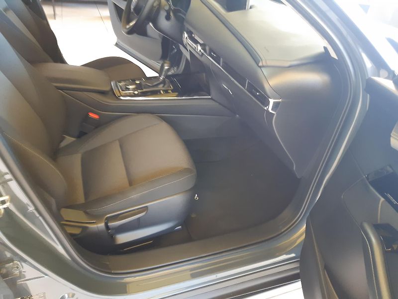 Mazda CX-30 2.0i e-SKYATIVE  X LED NAVI  - fotka 25 z 33