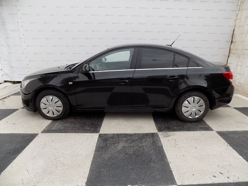 Chevrolet Cruze (2011) 2.0 VCDi/Klima/Kůže/NAVI/ - fotka 2 z 32