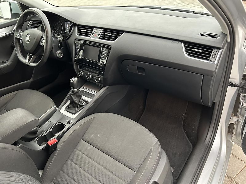 Škoda Octavia 1.2 TSI Elegance plus - fotka 27 z 28