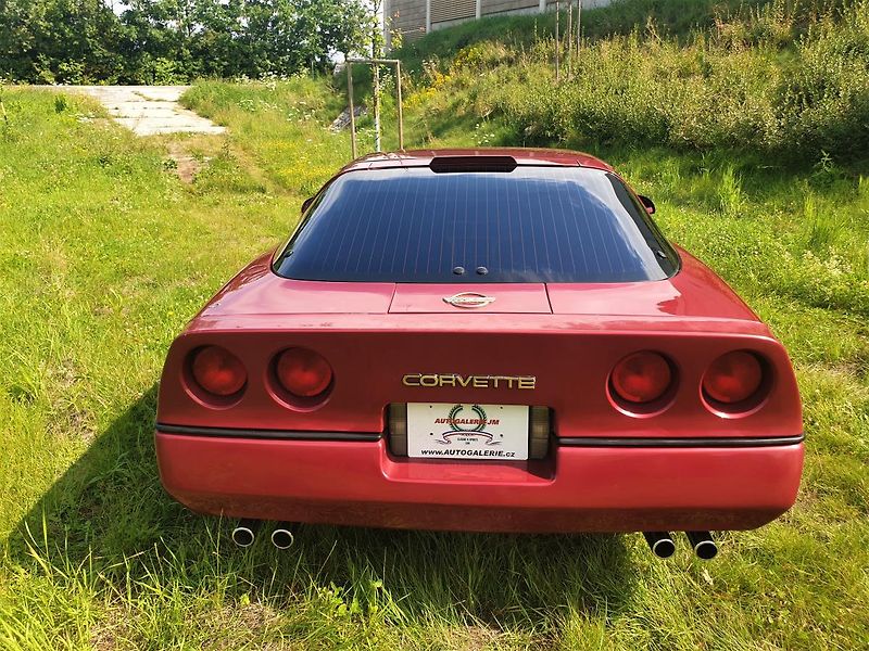 Chevrolet Corvette (1988) - fotka 16 z 24