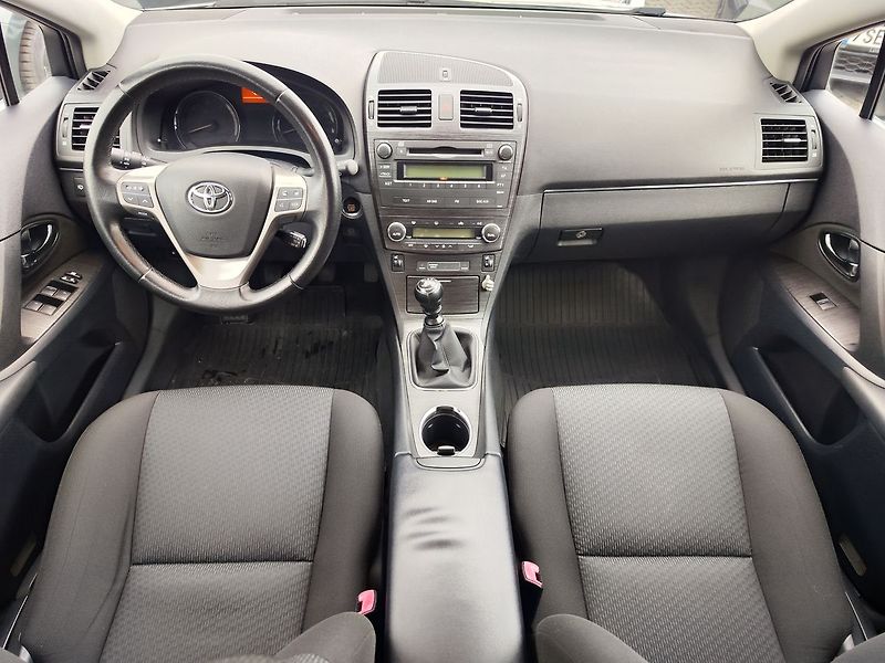 Toyota Avensis 2.2 D-4D/110kW Původ ČR. - fotka 13 z 27