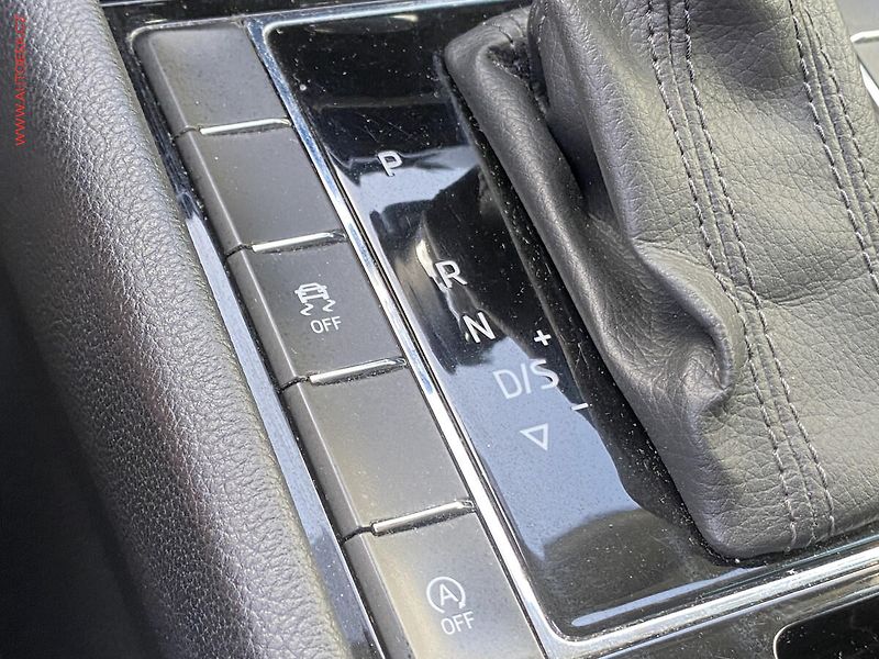 Škoda Superb (2015) 2.0 TDi 4x4, ČR, Style, DSG - fotka 15 z 18